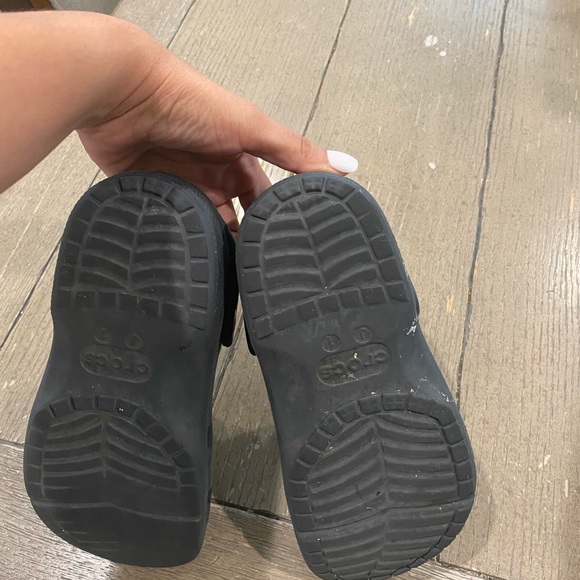 Black unisex crocs - Picture 3 of 4